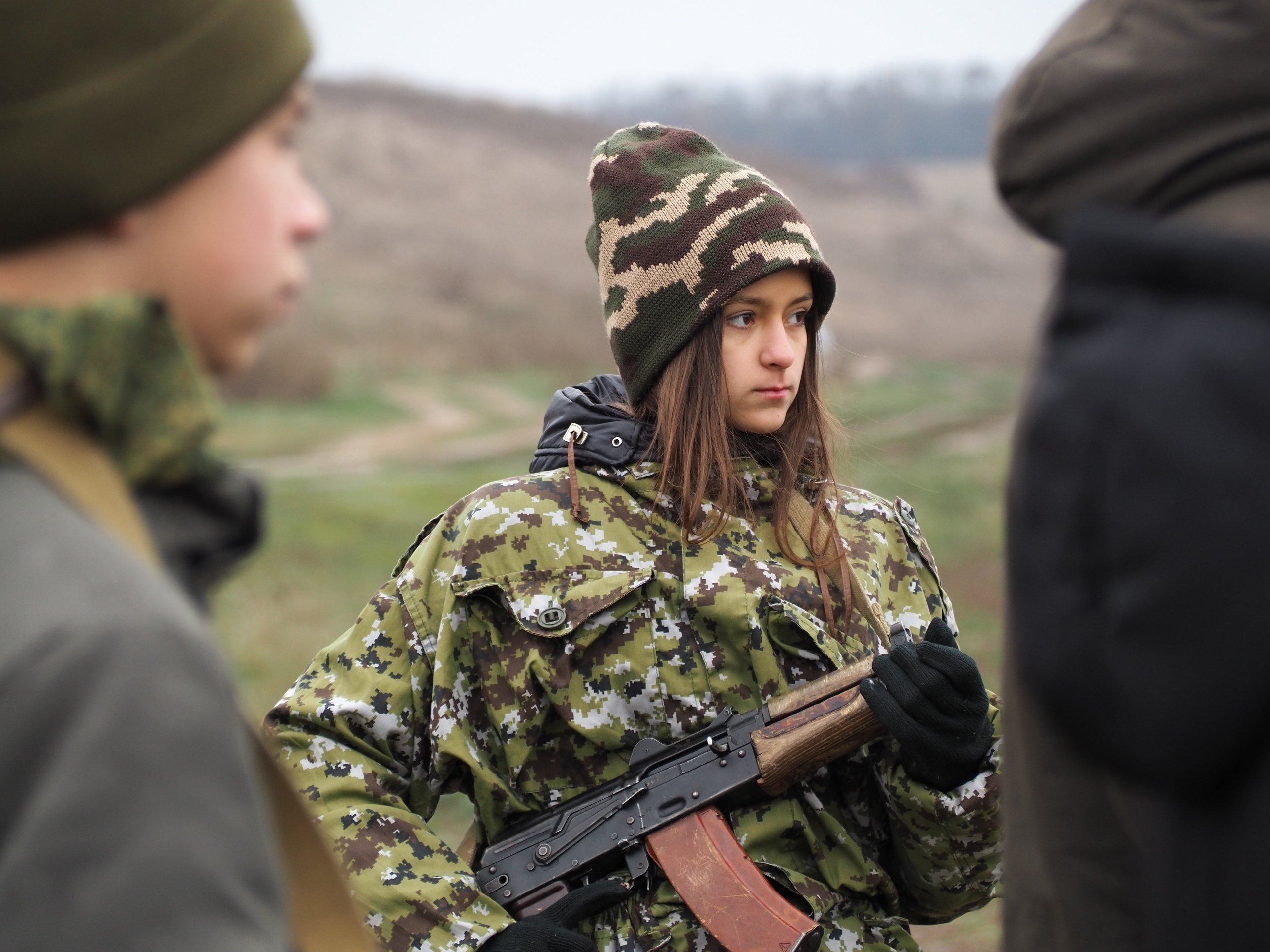 Сотрудники Росгвардии совершили марш-бросок с курсантами белгородских военно -патриотических клубов. Белгородские новости