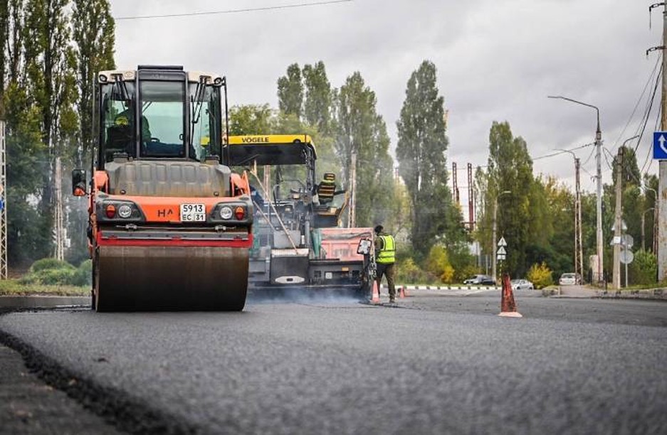 В Белгороде подвели итоги капитального ремонта автомобильных дорог, дворовых территорий и других объектов за 2023 год - Изображение 1