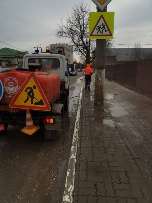 Работники Белгорблагоустройства продолжают наводить чистоту и порядок на улицах Белгорода - Изображение 3