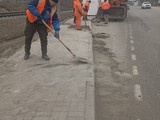 Работники Белгорблагоустройства продолжают наводить чистоту и порядок на улицах Белгорода - Изображение 8